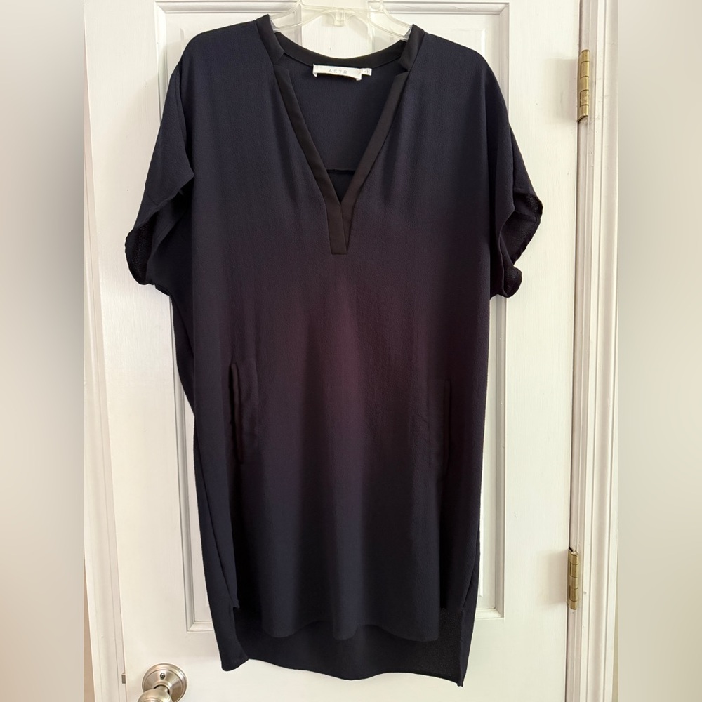 Women's ASTR black short cap sleeve dress with pockets, size L.